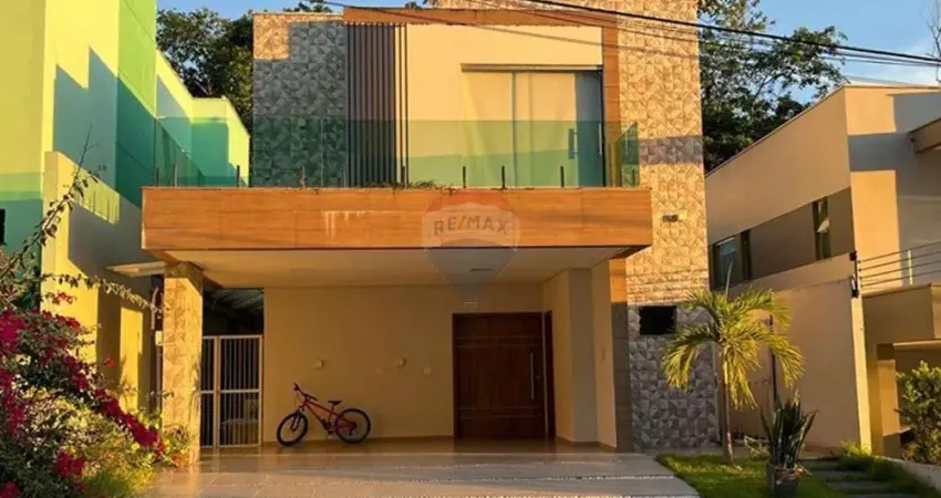 Casa à venda no Cond Tiradentes, 242m², com 4 quartos, painel solar, Aleixo em Manaus
