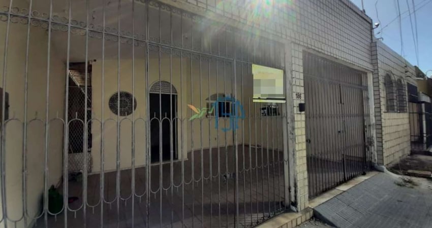 Casa Padrão / Casa Em Natal / Casa em rua pública / Casa padrão no Bairro Barro Vermelho