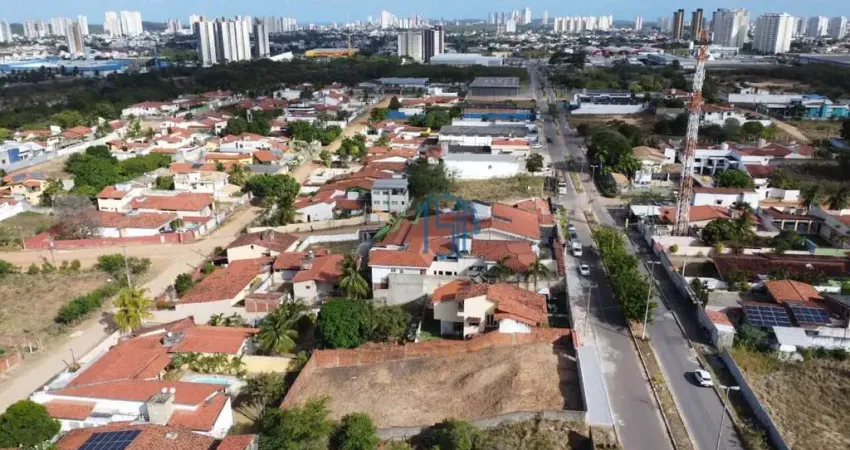 Terreno/ avenida comercial/loja de carros/ clinica/ loja de paisagismo/ predio de escritorios/ bar/ restaurante/ bairro candelaria/ av. antoine de saint exupery/ casa