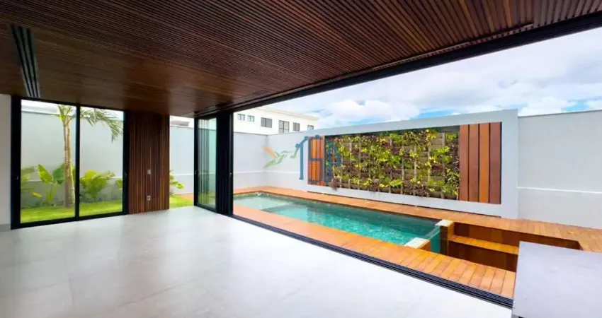 Condomínio Alphaville - Casa Alto Padrão/Casa no Alphaville Catuana  Um imóvel incrível, com padrão de acabamento de 1ª qualidade, ideal para famílias que buscam conforto, segurança e privacidade.