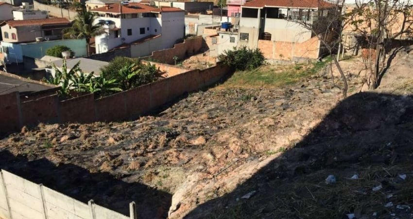 Terreno à venda na Avenida Tapajós, 465, Laranjeiras, Betim