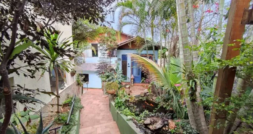 Casa à venda, 6 quartos, 2 suítes, 2 vagas, Barreiro - Belo Horizonte/MG