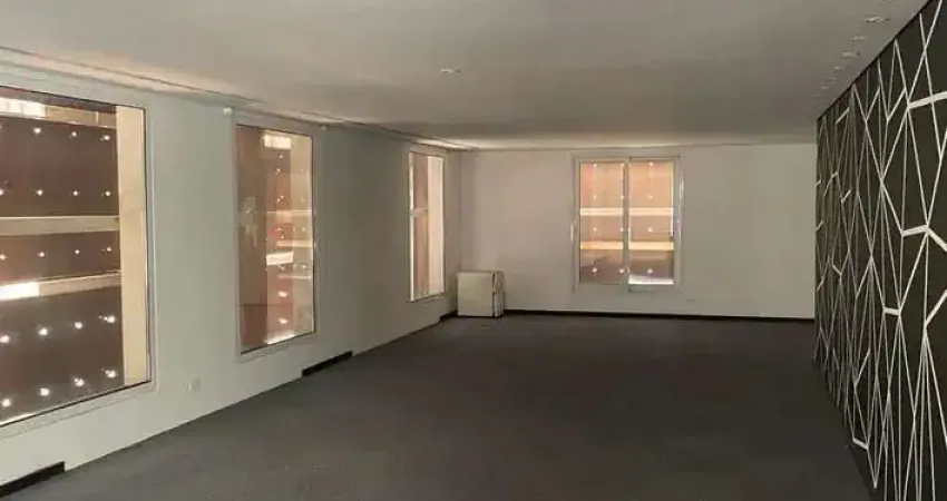 Prédio para alugar na Rua Dona Elisa Pereira de Barros, 715, Jardim Europa, São Paulo