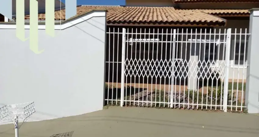 Casa  Aeroporto com 03 dormitórios sendo 01 suíte, sala 02 ambientes