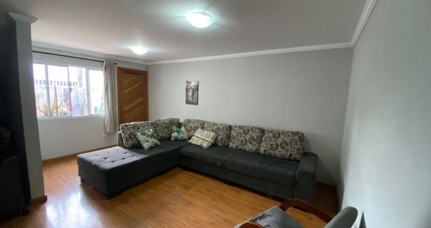 Casa com 2 pavimentos 4 quartos à venda no Bairro Cajuru - Curitiba