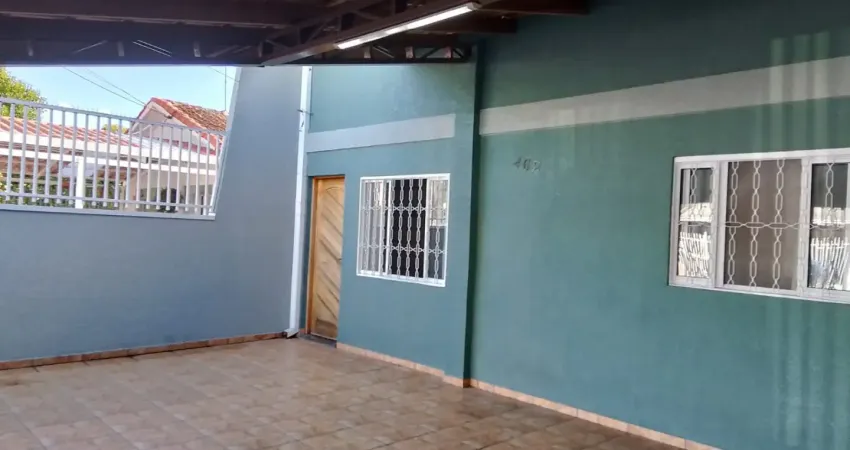 Sobrado à venda por R$ 467.000,00 - no Bairro Cajuru, com 4 quartos - Curitiba-PR