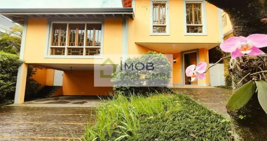 Casa para  locação em Condomínio 4 Suítes, 4 Vagas - Morumbi