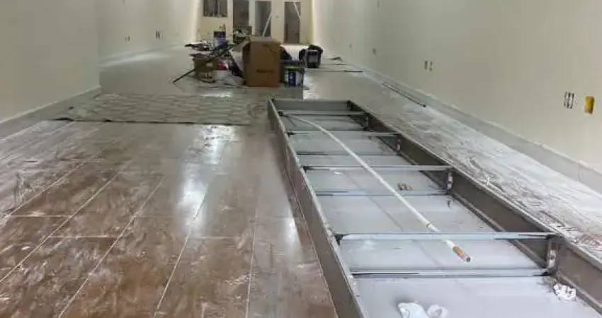 Casa comercial para alugar na Avenida Waldemar Carlos Pereira, Vila Talarico, São Paulo