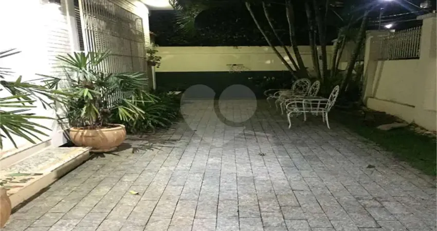 Maravilhosa casa ampla e térrea na região do Estância Suiça