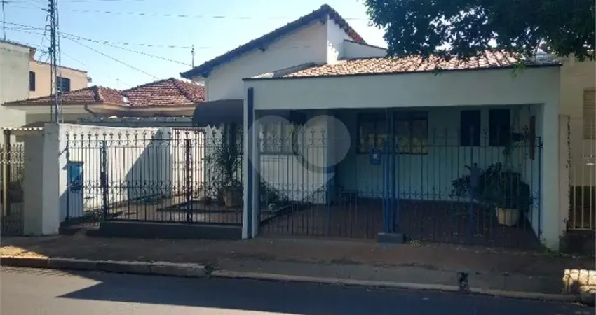 Casa térrea no Centro em Araraquara/SP, com 4 dormitórios