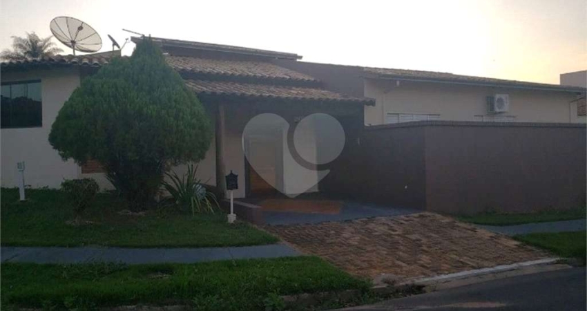 Casa com 4 Quartos para alugar - Residencial Samambaia