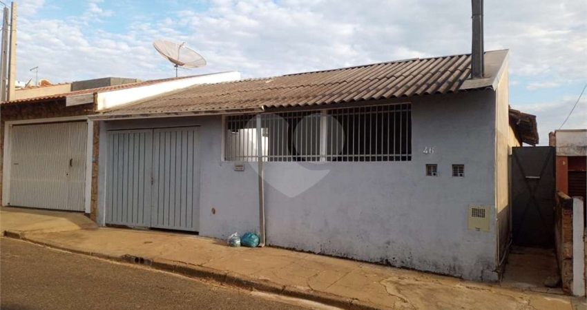 Casa térrea para venda, com 2 dormitórios.