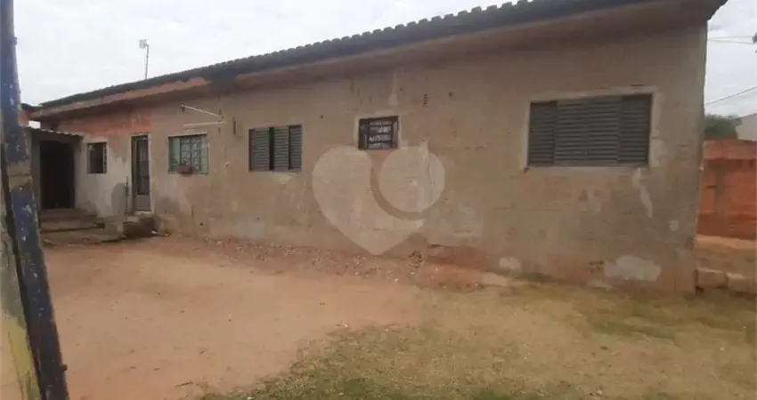 Casa à venda com 2 quartos em loteamento social antenor garcia, são carlos - sp