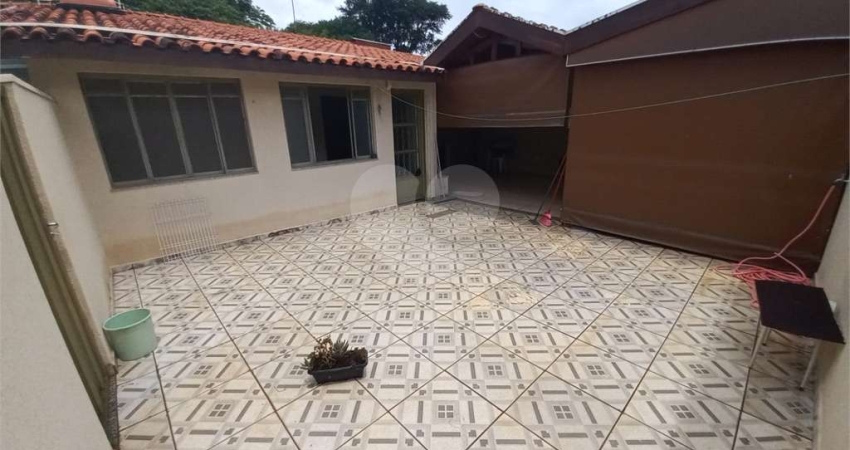 Casa com 3 quartos à venda na Avenida Liberdade, 637, Jardim Nova Santa Paula, São Carlos