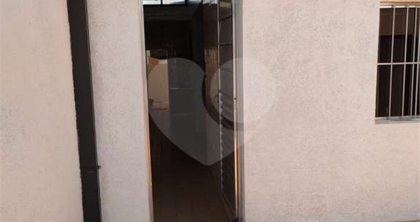 Casa com 3 quartos à venda na Rua Machado de Assis, 35, Vila Lutfalla, São Carlos