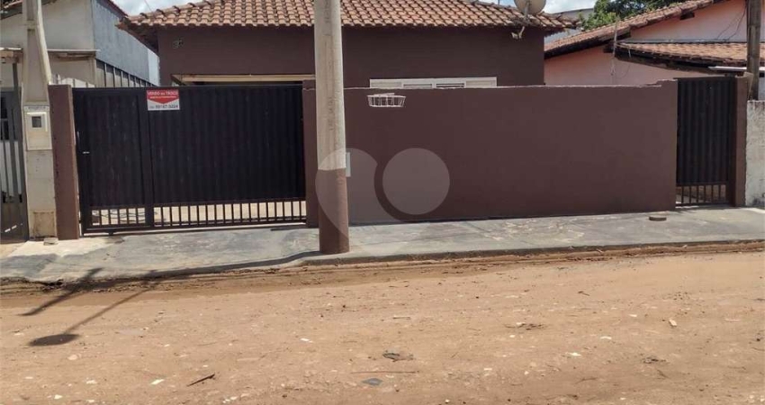 Chácara / sítio com 2 quartos à venda na Rua Professora Vera Helena Trinta Pulcinelli, 81, Loteamento Tutoya do Vale, São Carlos