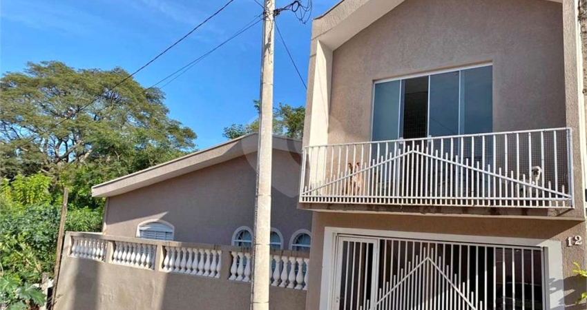 Casa com 3 quartos à venda na Travessa Tarcília de Oliveira Cyrino, 12, Jardim Pacaembu, São Carlos