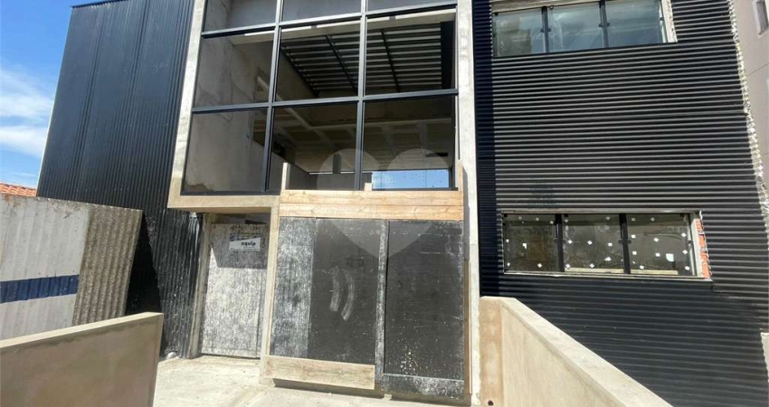 Prédio comercial disponivel para locação no Centro.