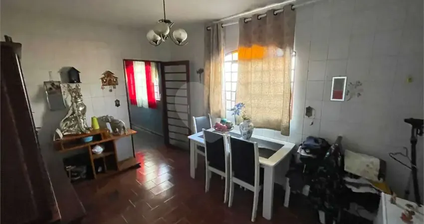 Duas casas para venda no mesmo terreno na Vila Celina
