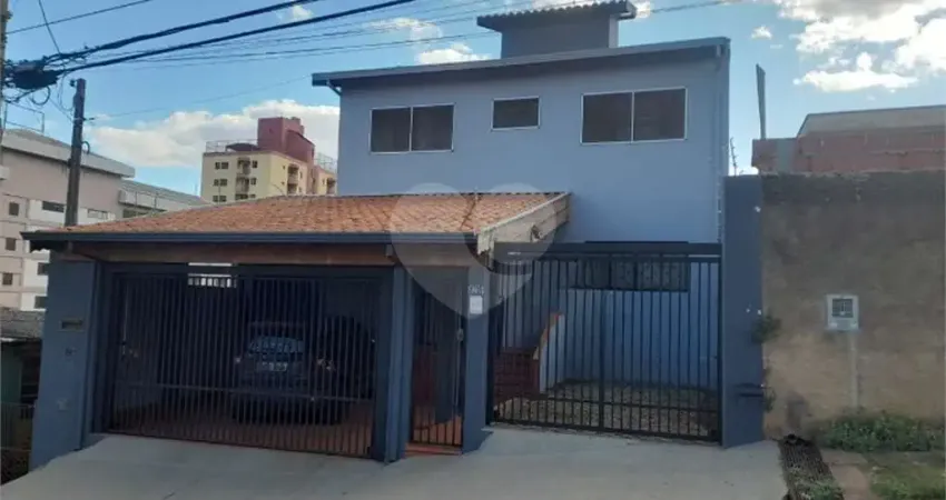 Casa à Venda na Região Central de São Carlos - Excelente Localização