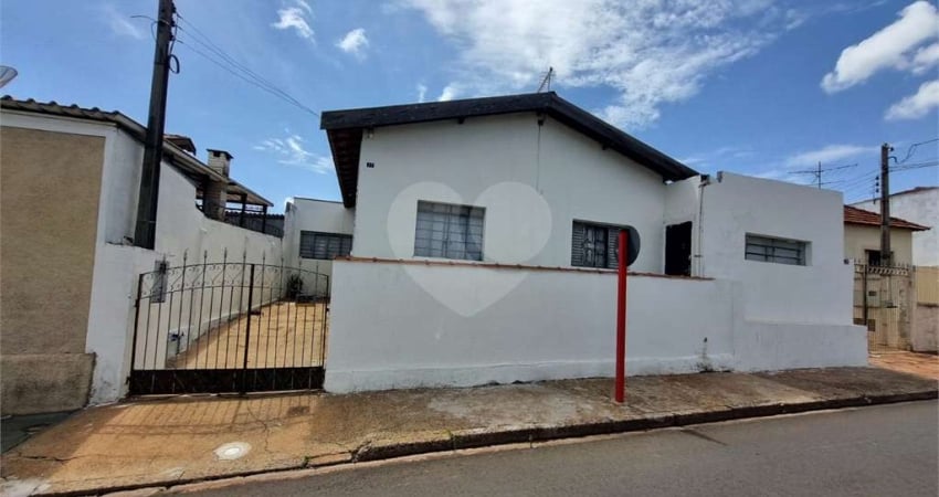 Casa com 2 quartos à venda na Rua Rocha Pombo, 27, Vila Lutfalla, São Carlos