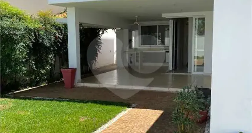 Casa à Venda de 4 dormitórios suítes em São Carlos, no Condomínio Damha I
