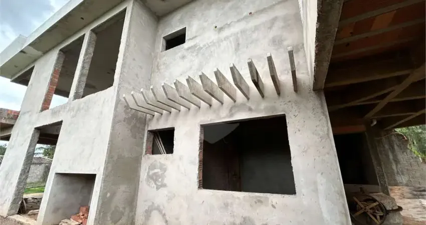 Casa à Venda de 3 dormitórios  no condomínio damha II em São Carlos,