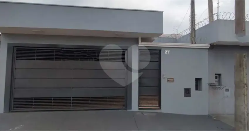 Casa á Venda em São Carlos, no bairro Parque dos Flamboyants