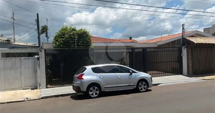 Casa à venda com 3 quartos, sendo 1 suíte,  em chácara são joão, são carlos - sp