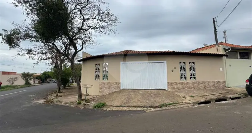Casa à venda com 3 quartos, sendo 1 suíte,  em parque primavera, são carlos - sp