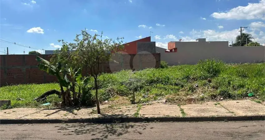 Terreno à venda na Rua José de Paula Lattanzio, Parque Primavera, São Carlos