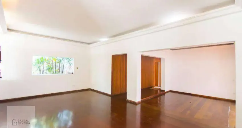 Casa Térrea com 300m² Construídos a 200m do Metrô Eucaliptos – Moema