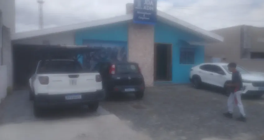 Sala 40 M2 no Jardim das Américas em espaço comercial compartilhado