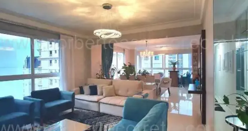 Apartamento à venda na Rua 234, 52, Meia Praia, Itapema