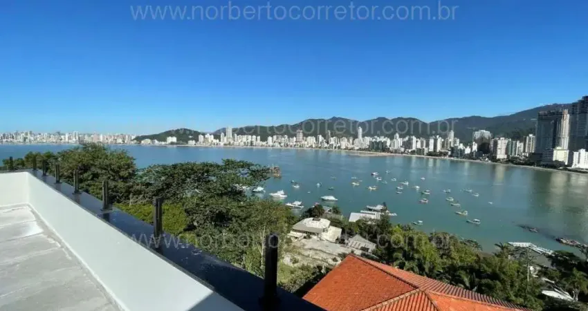 Casa à venda na Rua 109 L, 737, Canto da Praia, Itapema