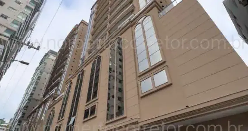 Apartamento à venda na Rua 216, 155, Meia Praia, Itapema