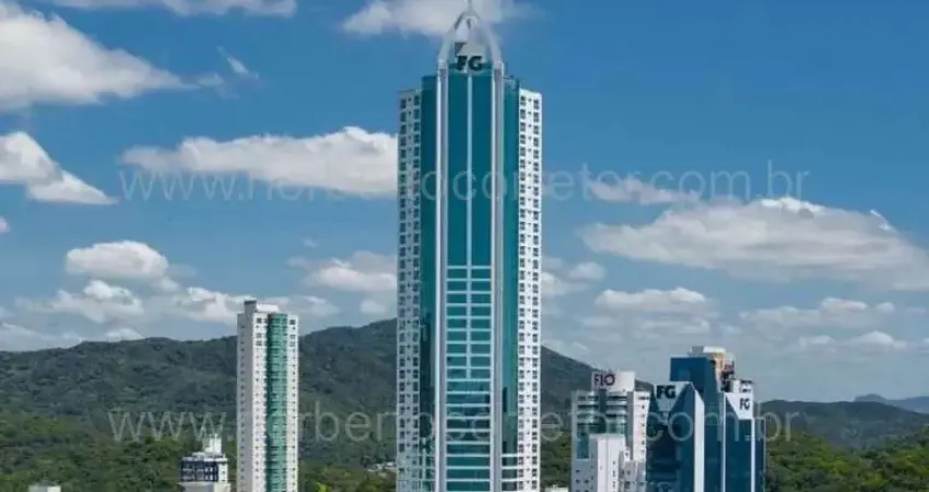 Apartamento à venda na Rua Julieta Lins, 32, Pioneiros, Balneário Camboriú