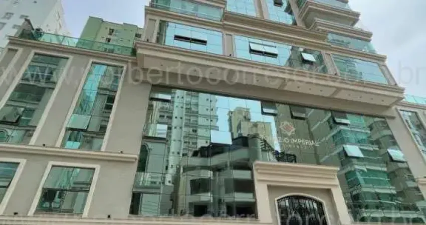 Apartamento à venda na Rua 305, 150, Meia Praia, Itapema