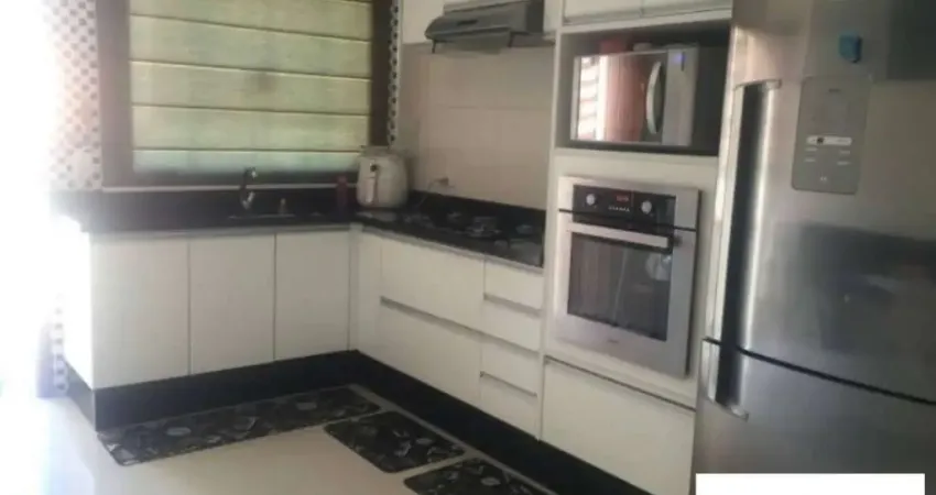 Sobrado na vila formosa com varanda churrasqueira e 3 vagas de garagens.