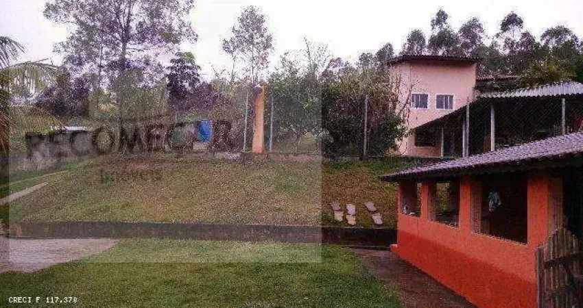 Chácara para Venda em Suzano, Clube dos Oficiais, 2 dormitórios, 1 suíte, 2 banheiros, 3 vagas