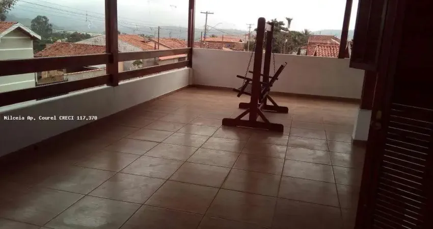 Casa para Venda em São Pedro, Horto Florestal, 2 dormitórios, 2 banheiros, 4 vagas