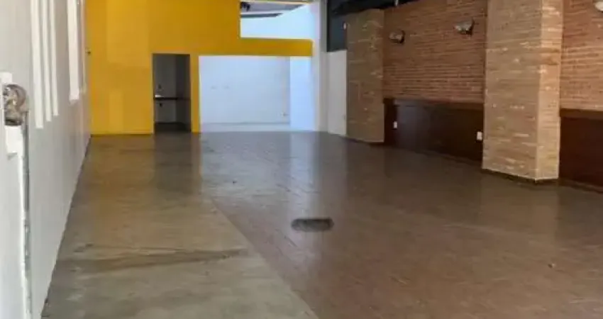 Casa comercial para alugar na Praça Benedito Calixto, Pinheiros, São Paulo