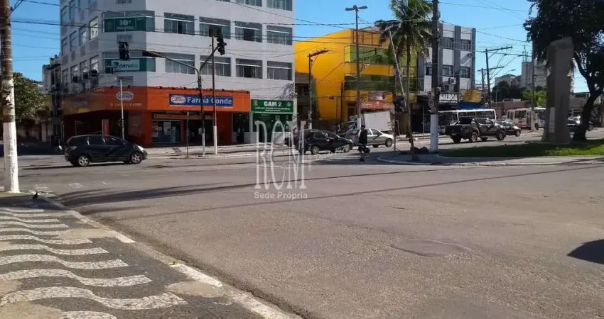 Casa à venda na Praça da Bandeira, 228, Centro, São Vicente