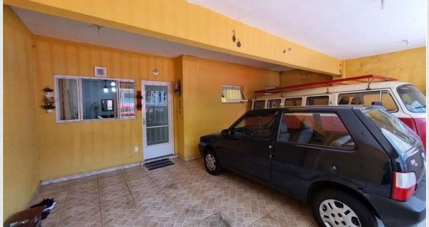 CASA TERREA - 3 DORMITORIOS (1 SUITE) COM 3 VAGAS E EDICULA- FL52