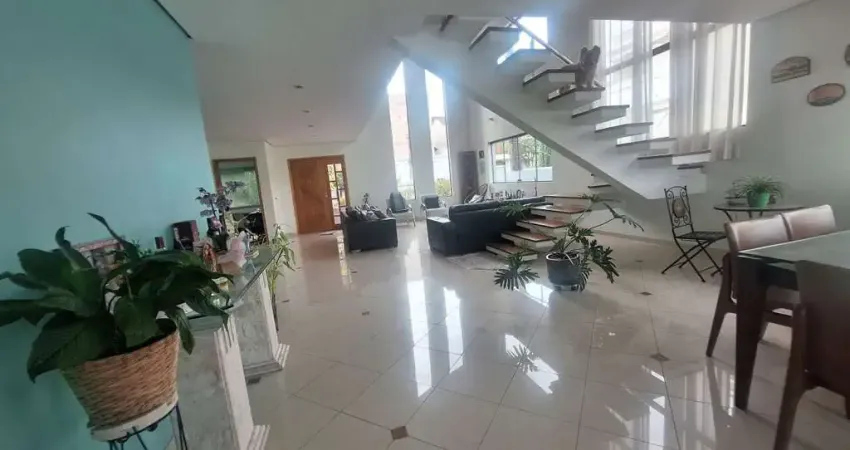 Linda Casa no Parque dos Príncipes ? 4 Suítes, 5 Vagas e Piscina FL23