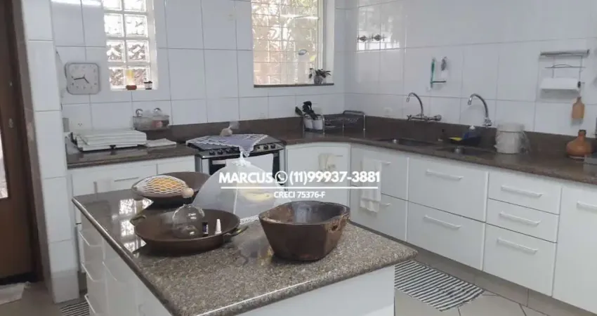 BUTANTÃ AV. CAXINGUI TÉRREA EM COND. FECHADO 3 DORMS; SUÍTE E PISCINA. FL23