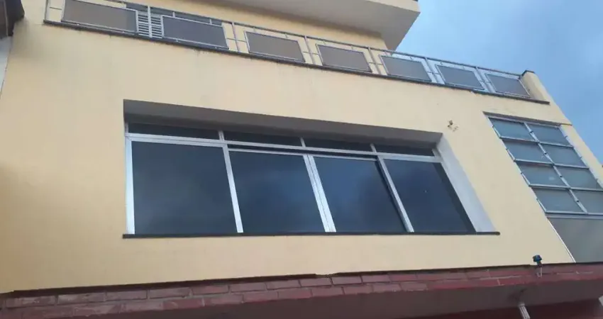 SOBRADO 3 QUARTOS 3 BANH 4 VAGAS                 FL21
