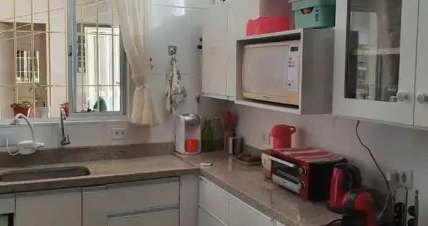 Vendo sobrado, 3 dorms, 2 suites, 2 vagas, churraqueira, Amplo Quintal  - FL22
