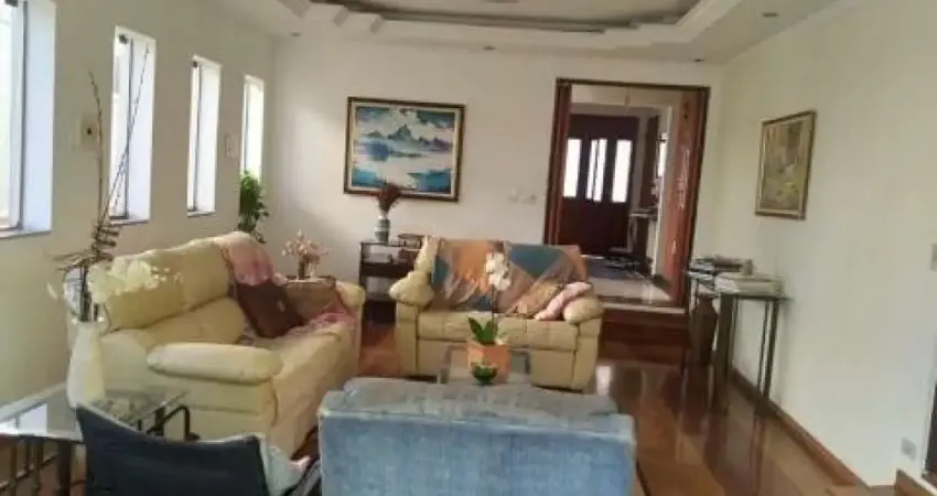 Sobrado Espetacular de 261m² com 4 Dormitórios e Quintal no Parque dos Príncipes. FL43