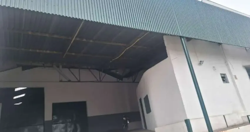 Barracão / Galpão / Depósito com 3 salas para alugar na Rua Ministro Edmundo Lins, 75, Ferreira, São Paulo